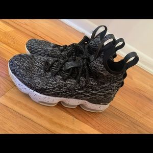 Nike Lebron 15